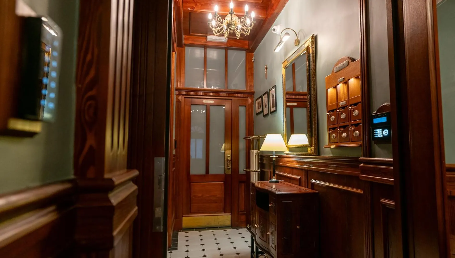 Old House Apartments 2 Πόζναν